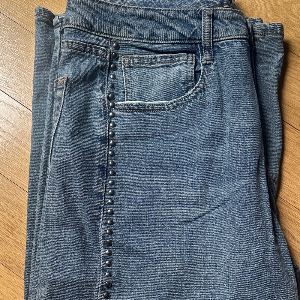 Women’s Wide-Leg Studded Jeans